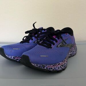 EUC Purple Leopard Brooks